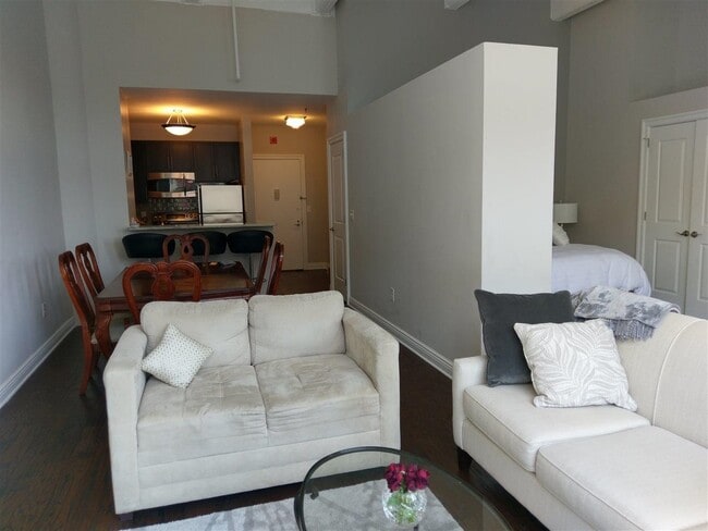 Building Photo - 1500 Hudson St