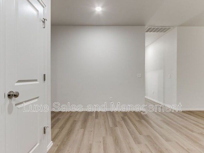 Building Photo - 1541 Pavy Pkwy