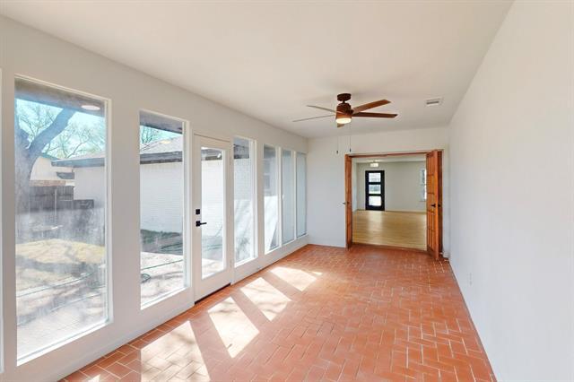 Building Photo - 820 Bedford Ct W