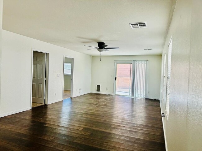 Building Photo - Great Floor Plan!!!