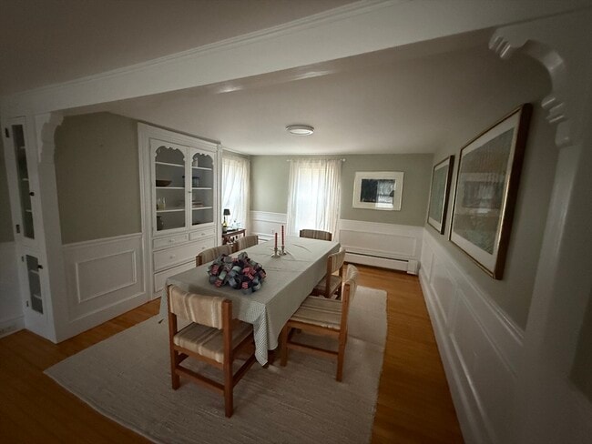 Building Photo - 16 Barber St