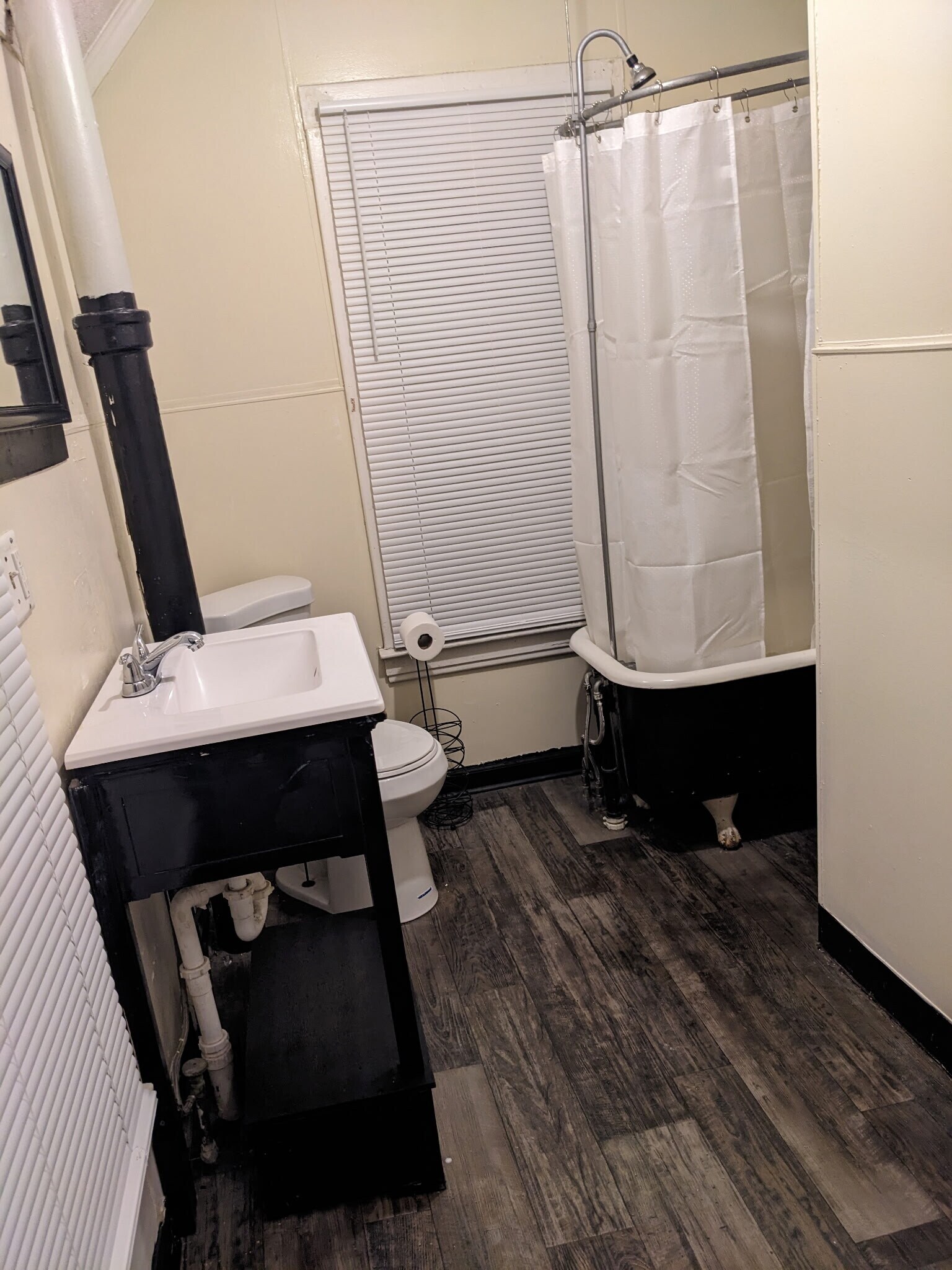 Building Photo - 1232 4th St