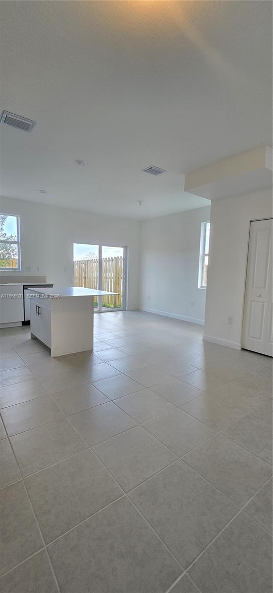 Building Photo - 2729 SE 26th Rd