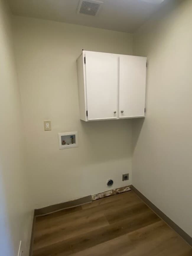 Building Photo - Fantastic 2-Bedroom, 1-Bath Apartment With W/D Hookups in Creswell!