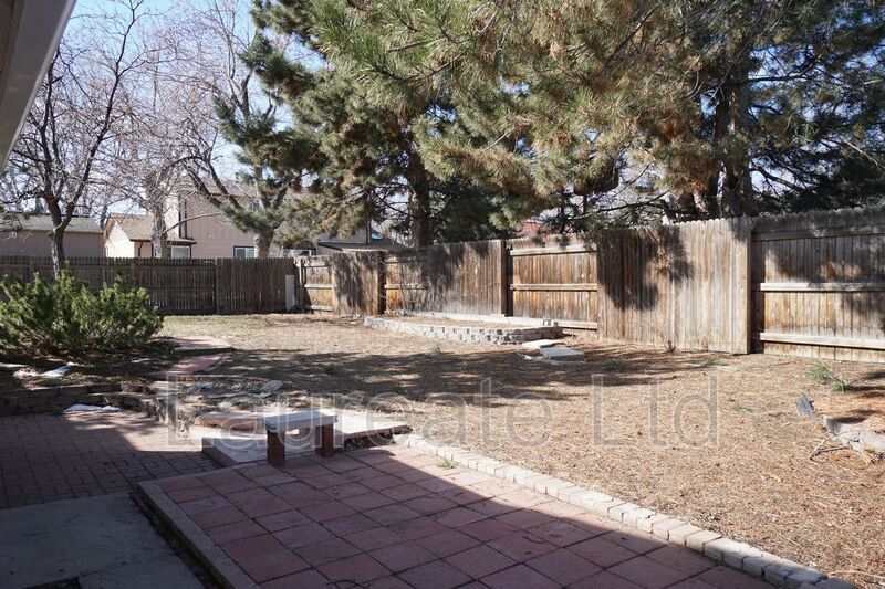 Building Photo - 1853 S Oakland St