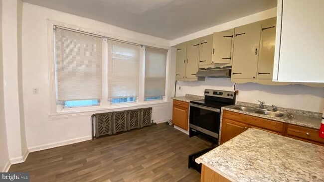 Building Photo - 534 Green St