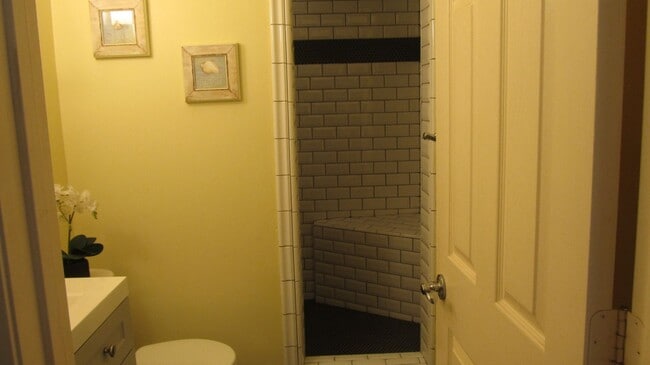 Building Photo - FOR SALE/ OCEAN FRONT/ $825K