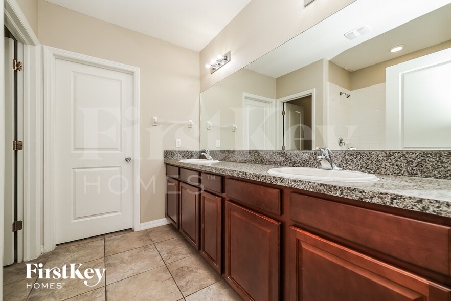 Building Photo - 9632 Sage Creek Dr