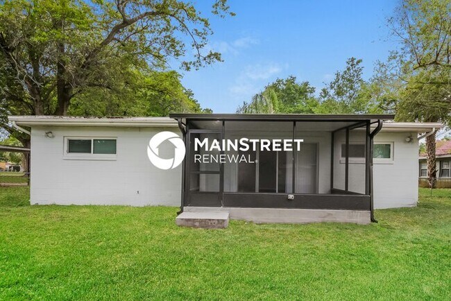 Building Photo - 3 Bedroom Pet-Friendly Home in ORLANDO, FL with Main Street Renewal