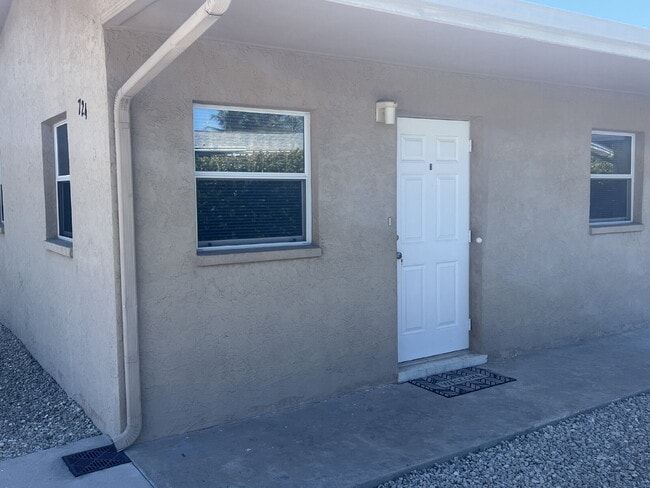 Building Photo - Utilities Included - Clean 1BR Naples Park Apartment Near Vanderbilt Beach - $1,450