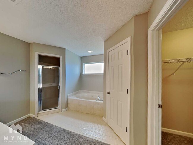 Building Photo - 8123 Country Mill Cove