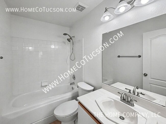 Building Photo - 7117 W Amarante Dr