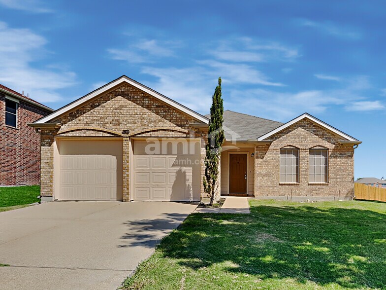 Primary Photo - 1600 Waters Edge Dr