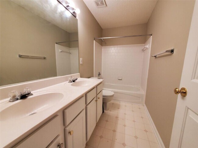 Building Photo - 2623 Davenham Ln
