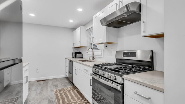 Building Photo - 309 Jersey Ave