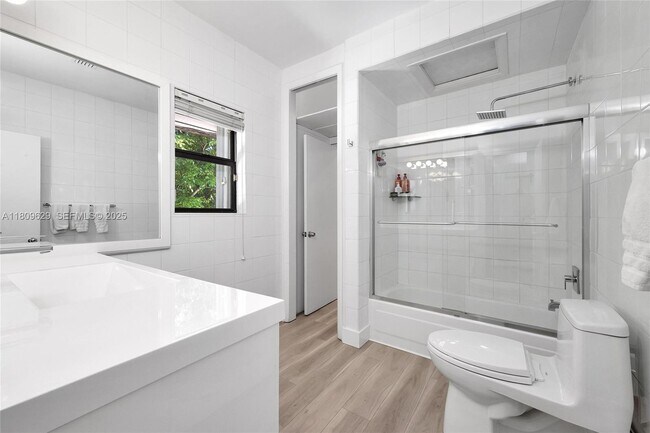 Building Photo - 201 Knollwood Dr