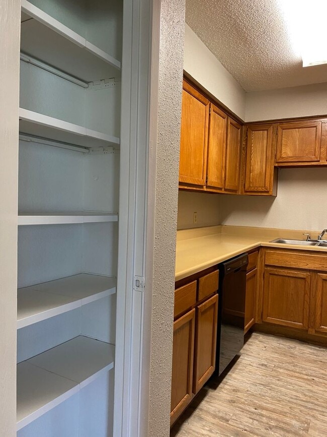 Building Photo - 510 Willowbend Cove