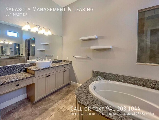 Building Photo - 504 Mast Dr