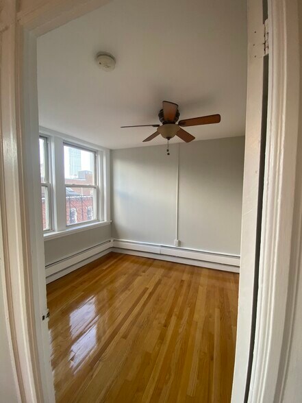 Building Photo - 26 Fleet St