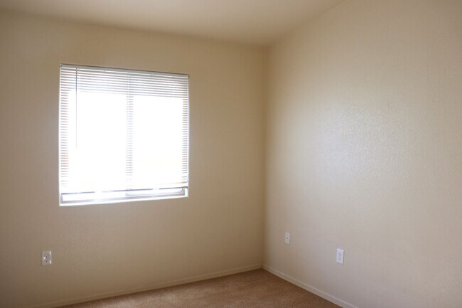 Building Photo - Home in Holiday Community Resort