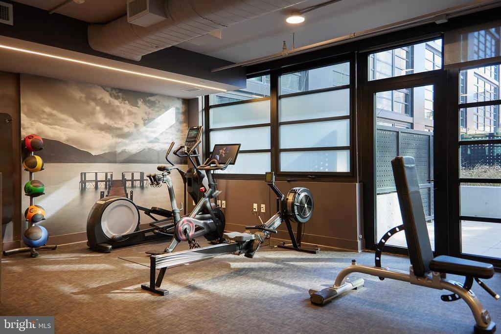 Building Photo - 1300 4th St SE