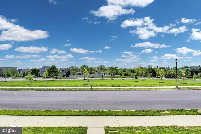 Building Photo - 1821 Jameson Dr