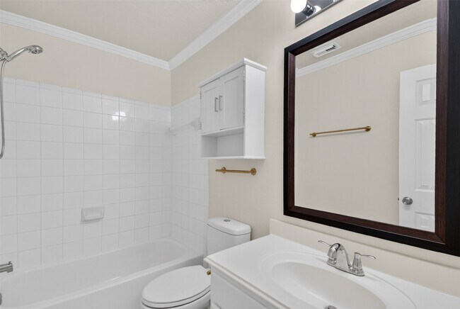 Building Photo - 38 Wineberry Pl