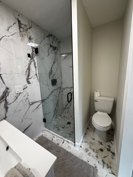 Bath 2 - 1042 Adams Rd