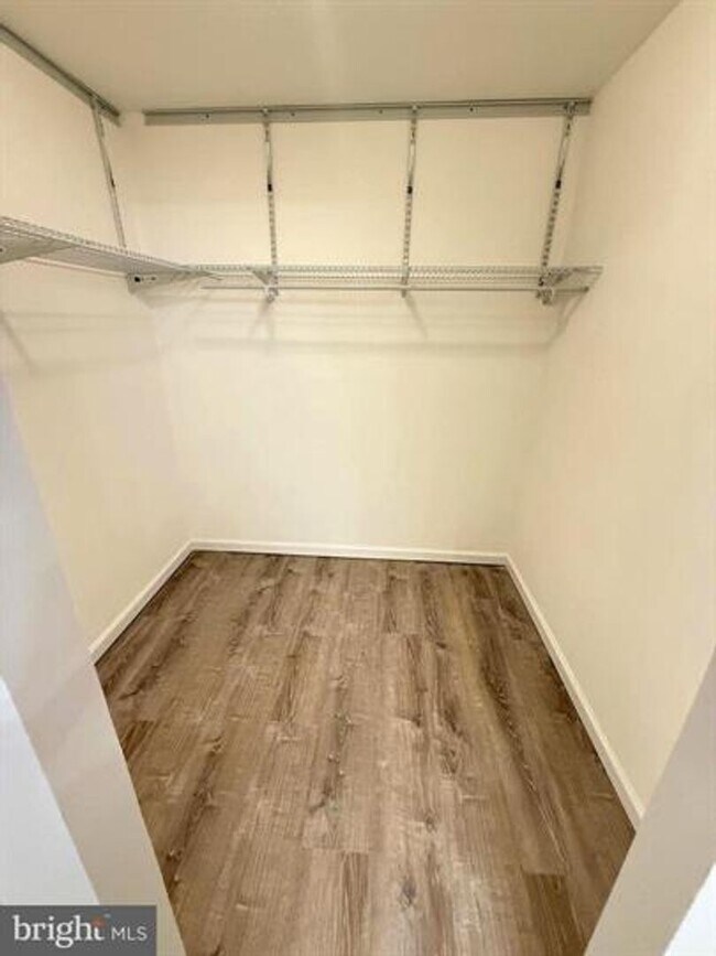 Building Photo - Remodeled 2 bedroom / 2 full bathroom