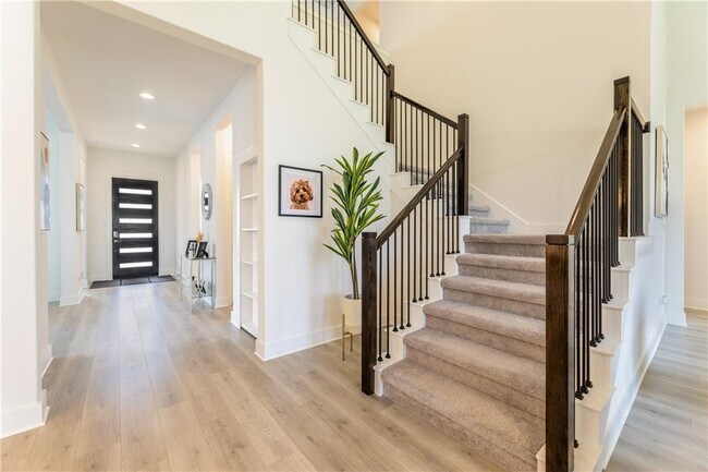 Building Photo - 718 Whitetail Dr
