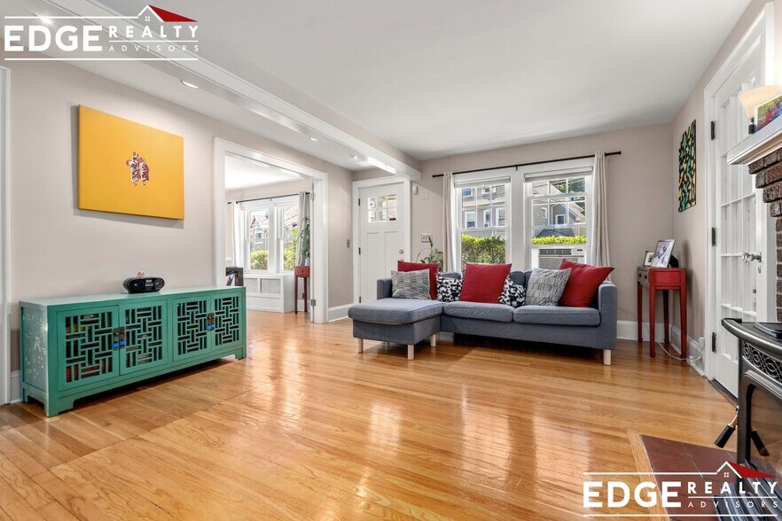 Building Photo - 27 Union St