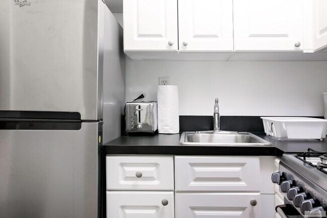 Building Photo - 0 bedroom in NEW YORK NY 10021