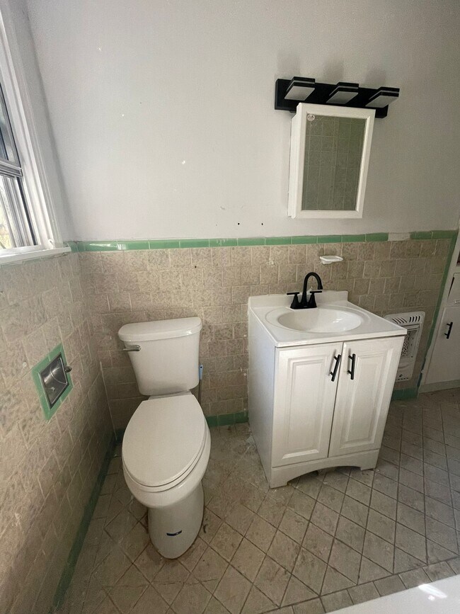 Building Photo - 7722 Darnay Dr