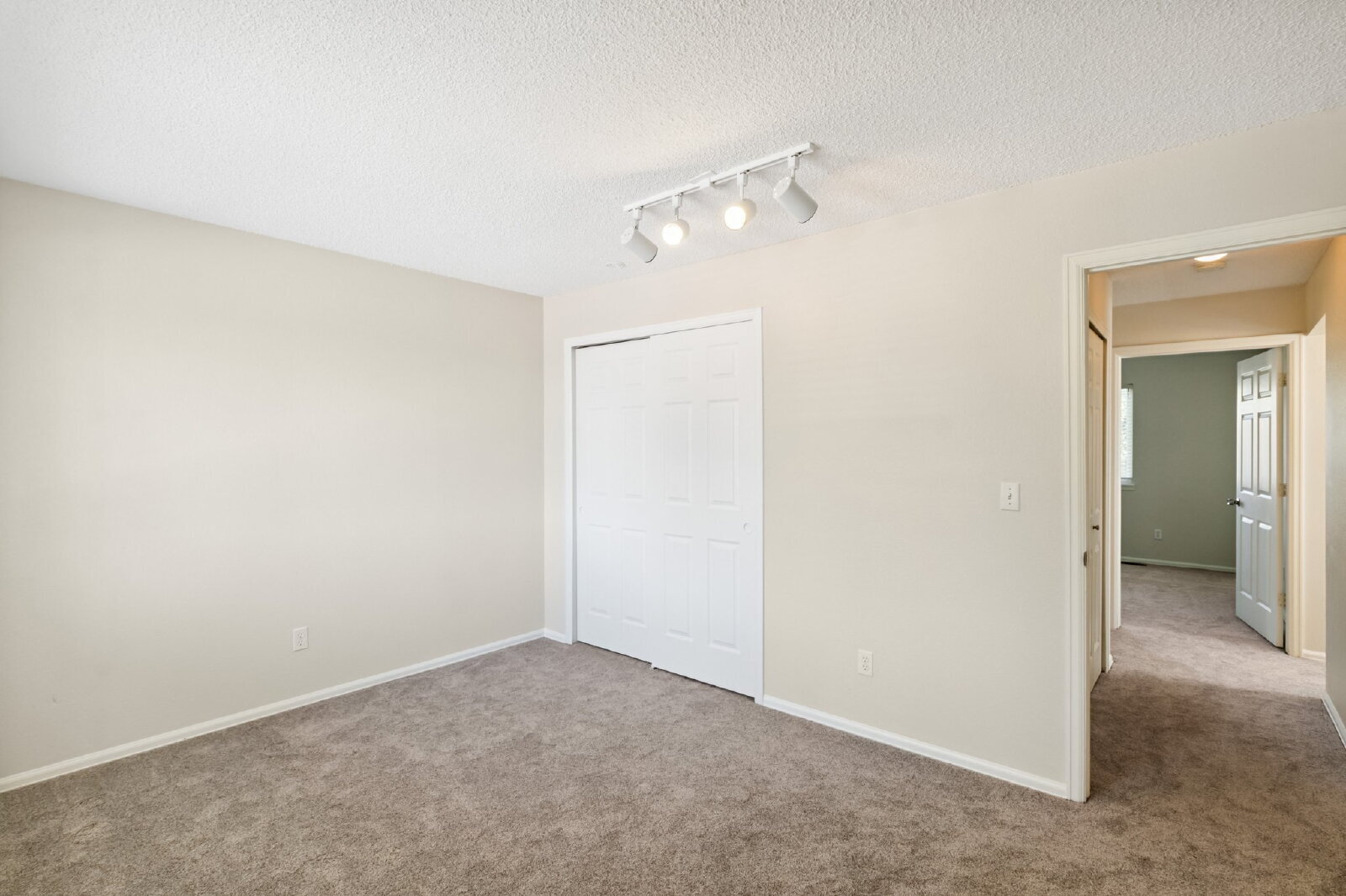 Building Photo - 6067 Wisteria Dr