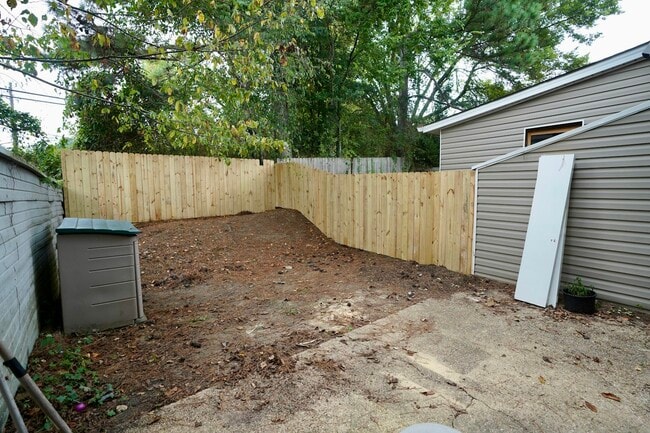 Building Photo - 338 Jamestown Manor Dr