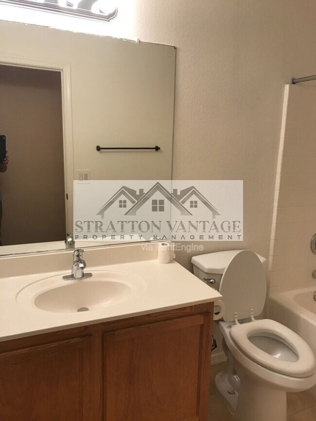 Building Photo - 8201 W Pima St