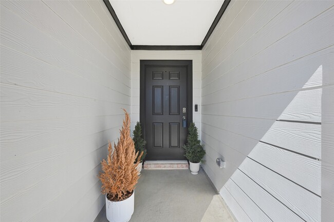 Building Photo - 2206 Laurel Bloom Ln