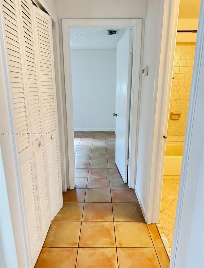 Building Photo - 1327 Riverside Cir