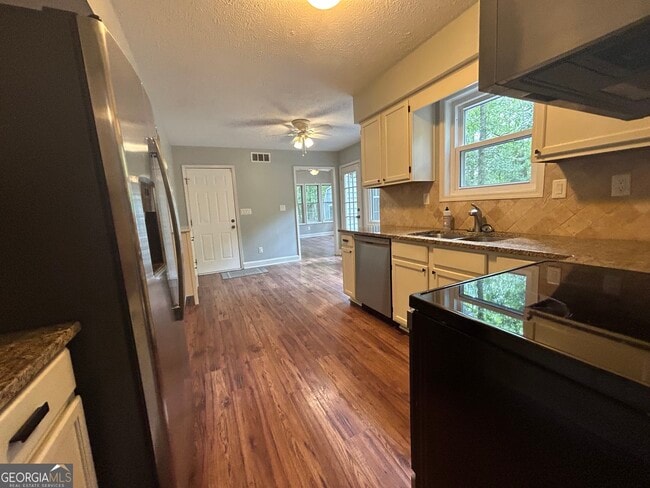 Building Photo - 102 Shawville Ln