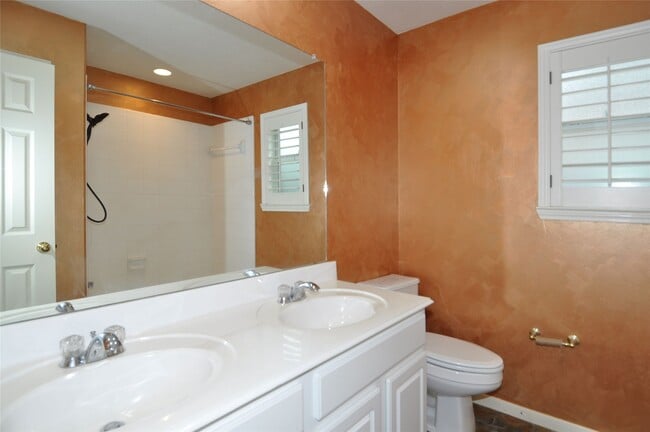 Building Photo - 13607 Goldwater Ct
