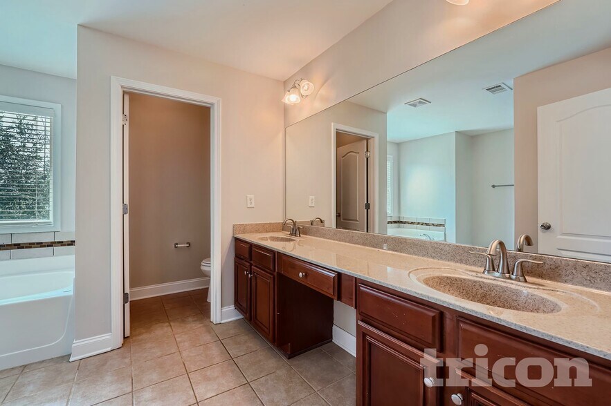 Building Photo - 7942 Hawks Nest Trail