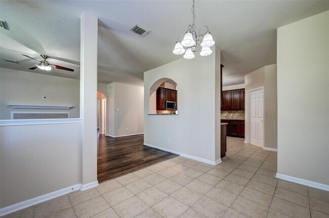 Building Photo - 7414 Compass Rose Dr