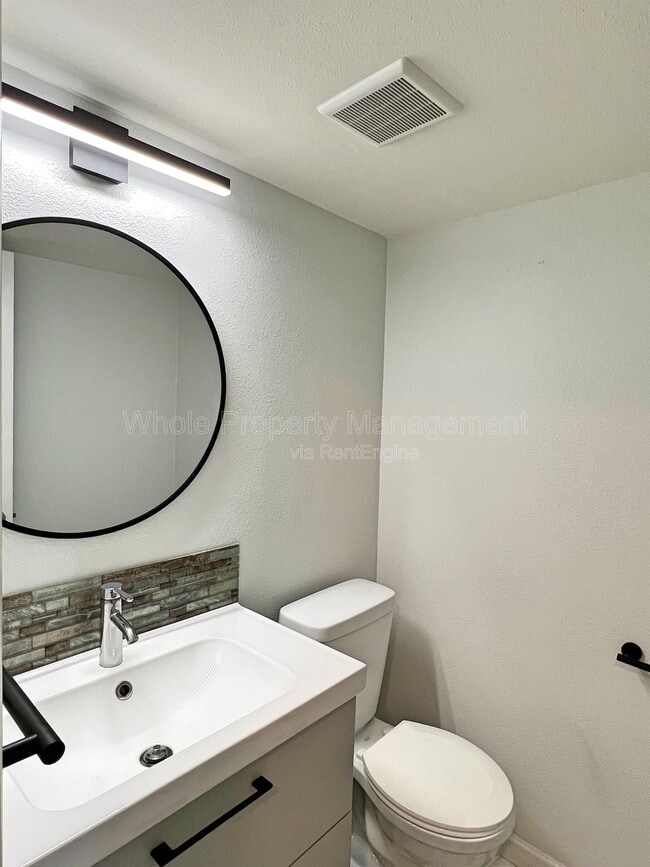 Building Photo - 3032 S Macon Cir