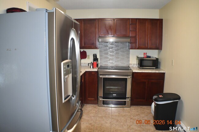 Building Photo - 32 Garden Hill Cir