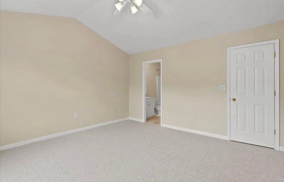 Building Photo - 781 Merlins Way