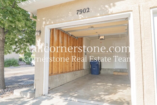 Building Photo - 7902 Antelope Valley Point