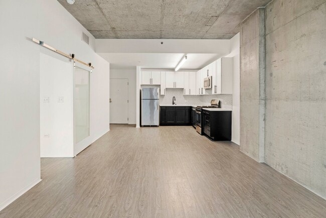 Building Photo - 1403 S State St