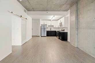 Building Photo - 1403 S State St