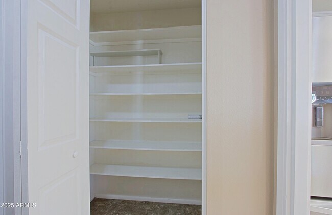 Building Photo - 4526 W Altadena Ave