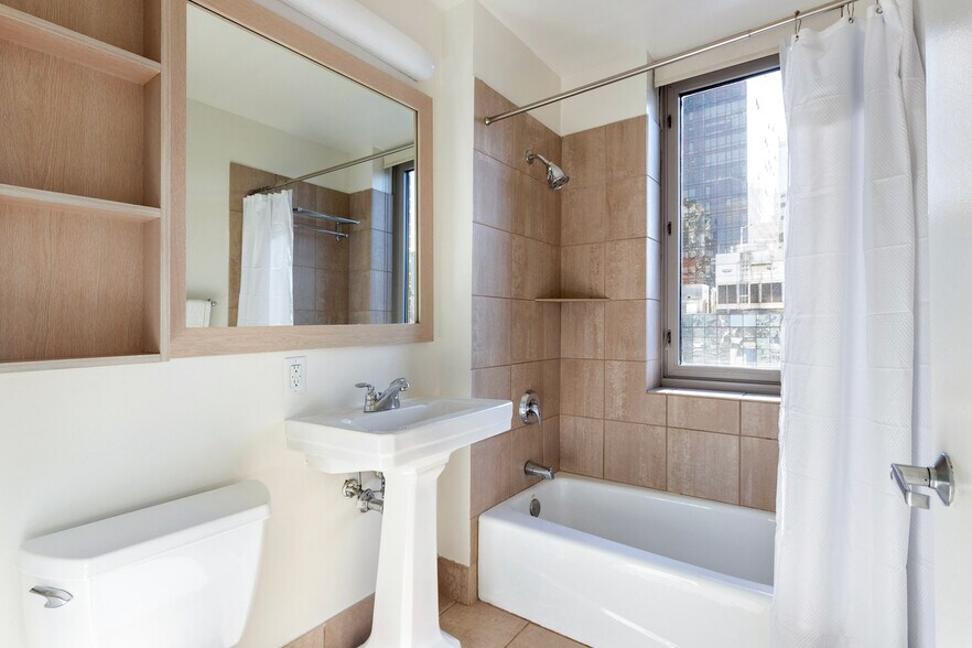 Building Photo - 561 10th Ave